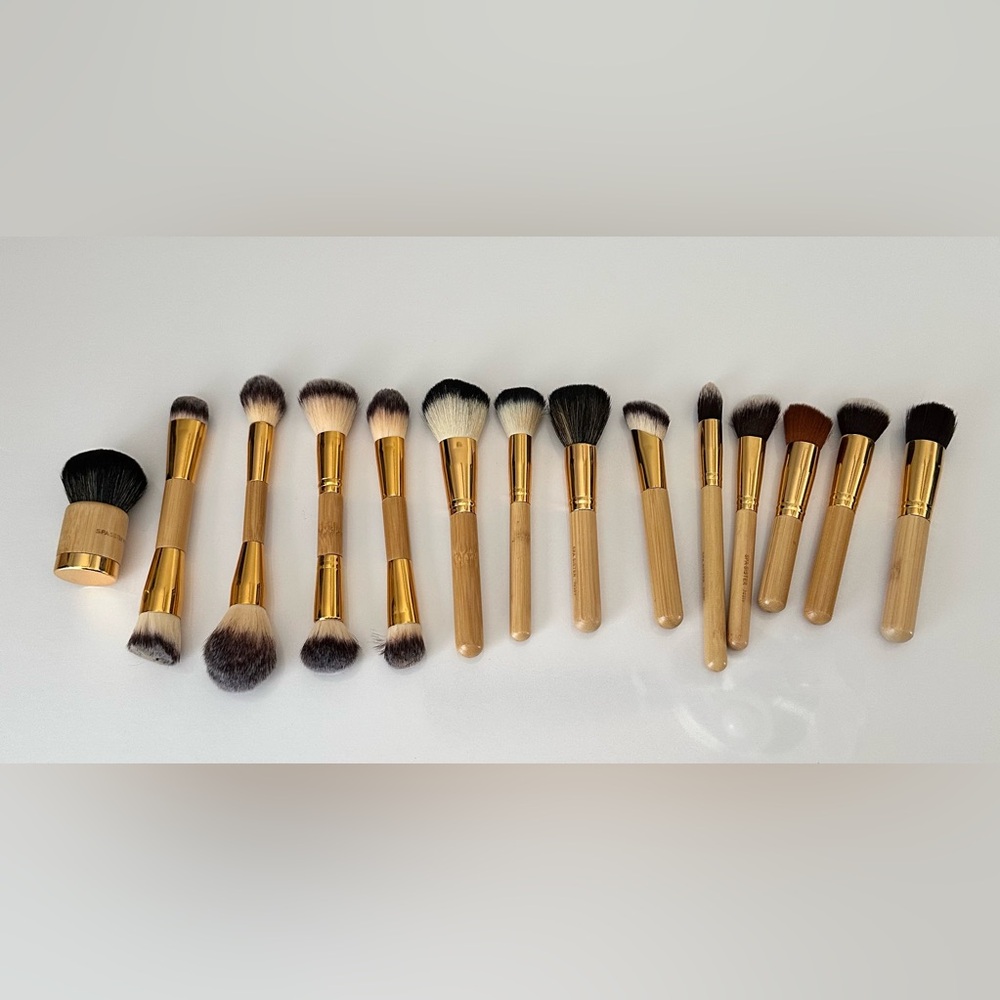 Spa sister make up brushes